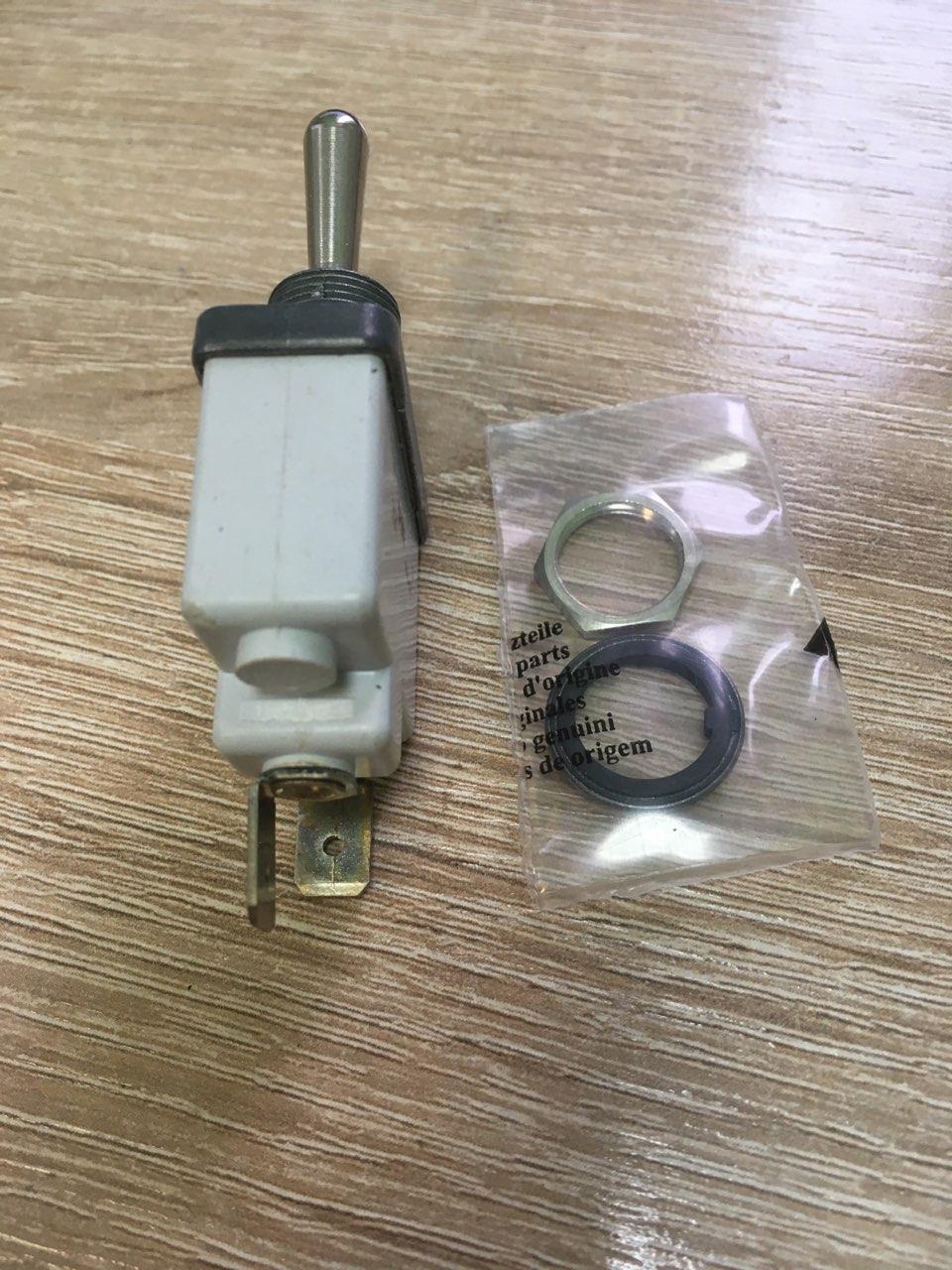 Выключатель Bomag 05767070
